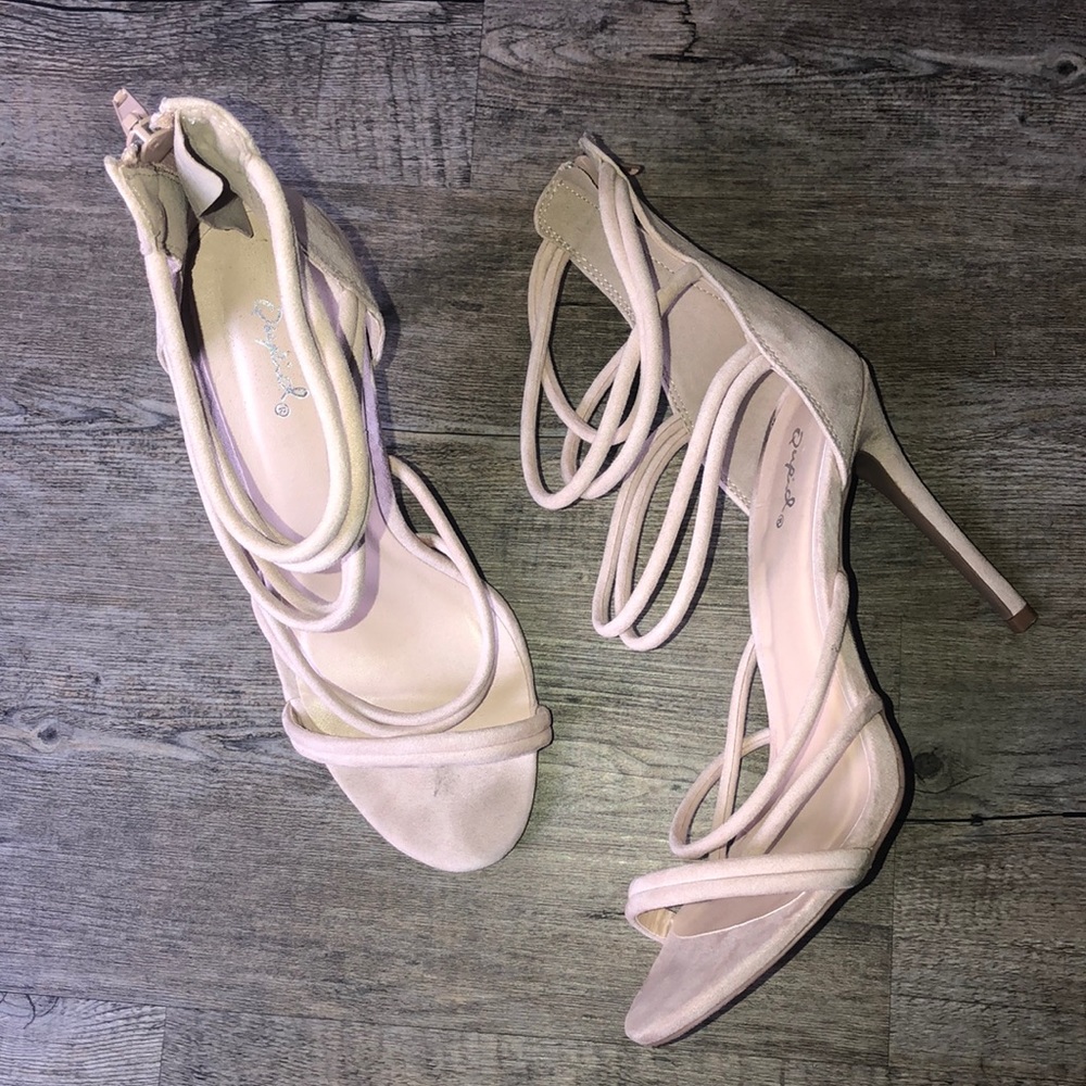 Strapy heels - nude